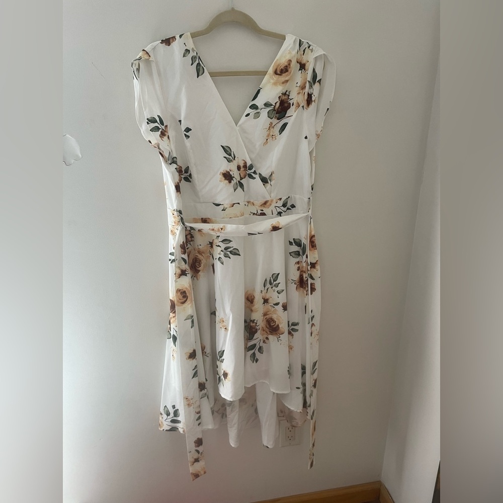 Chic Floral High-Low Dress in White and Brown